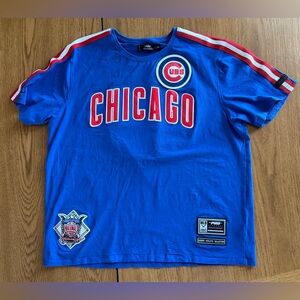 Unisex Chicago Cubs shirt. Size 2XL. Unique and in very good condition.